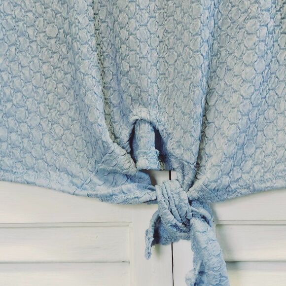 NWT WILDE SOFT BLUE POLY/SPANDEX SPRING/SUMMER TIE FRONT DETAIL TANK TOP MEDIUM - Picture 4 of 8